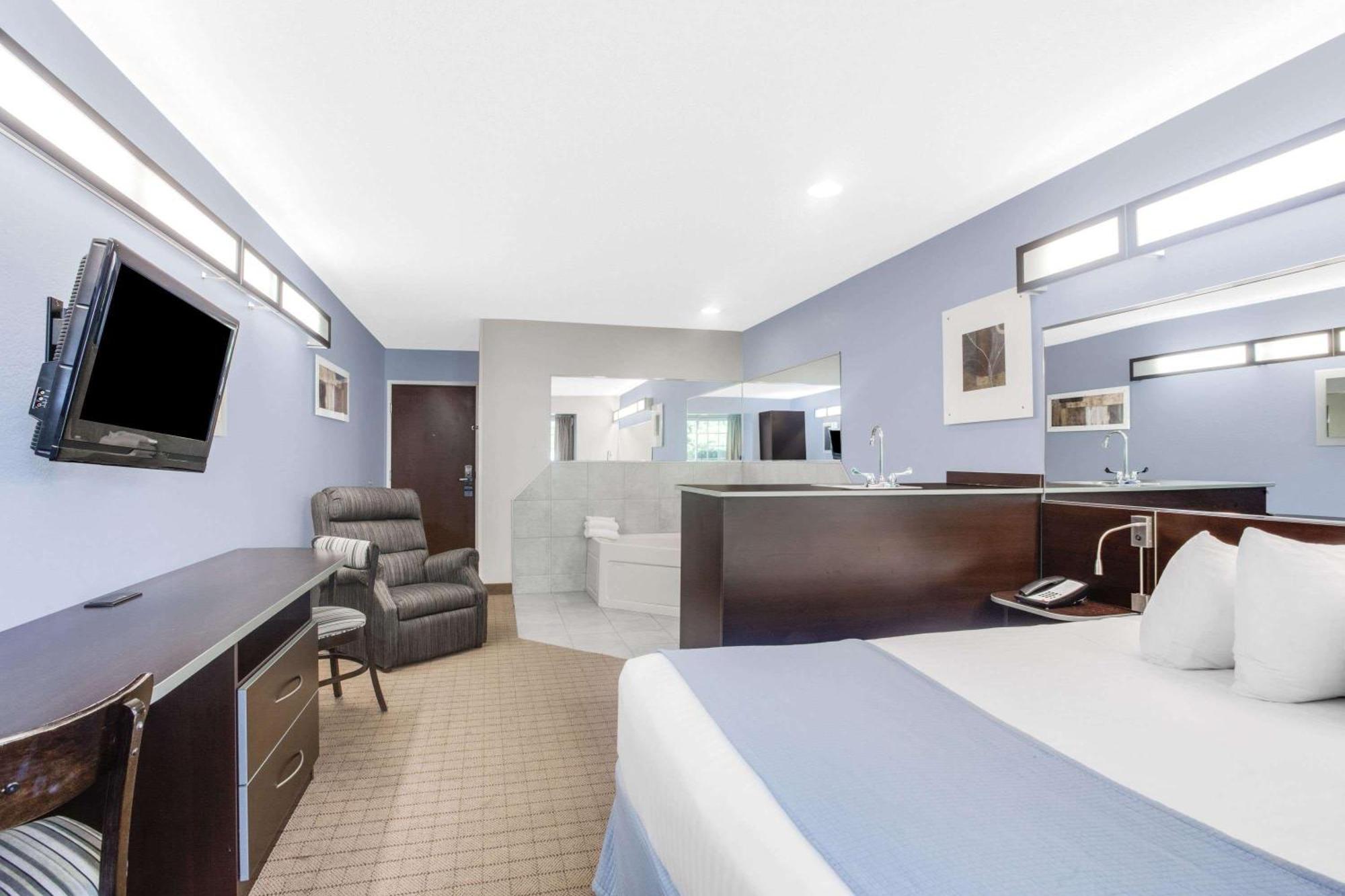 Microtel Inn & Suites Bath Exterior foto